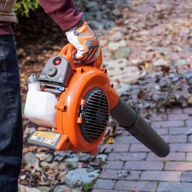 【直降三千!直降三千】國際知名(Husqvarna)富世華汽油鼓風機 專業清潔 強力來襲 【直降三千!直降三千】國際知名(Husqvarna)富世華汽油鼓風機 專業清潔 強力來襲